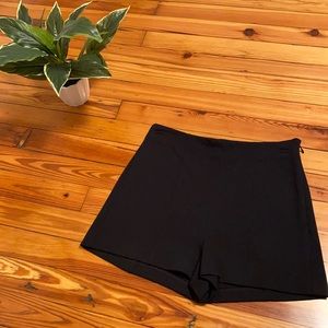 Black dressy shorts | perfect for a night out!